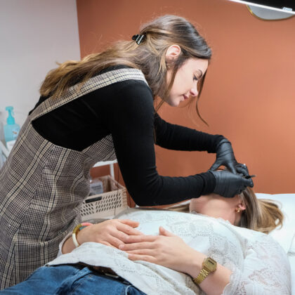 Restructuration et épilation des sourcils