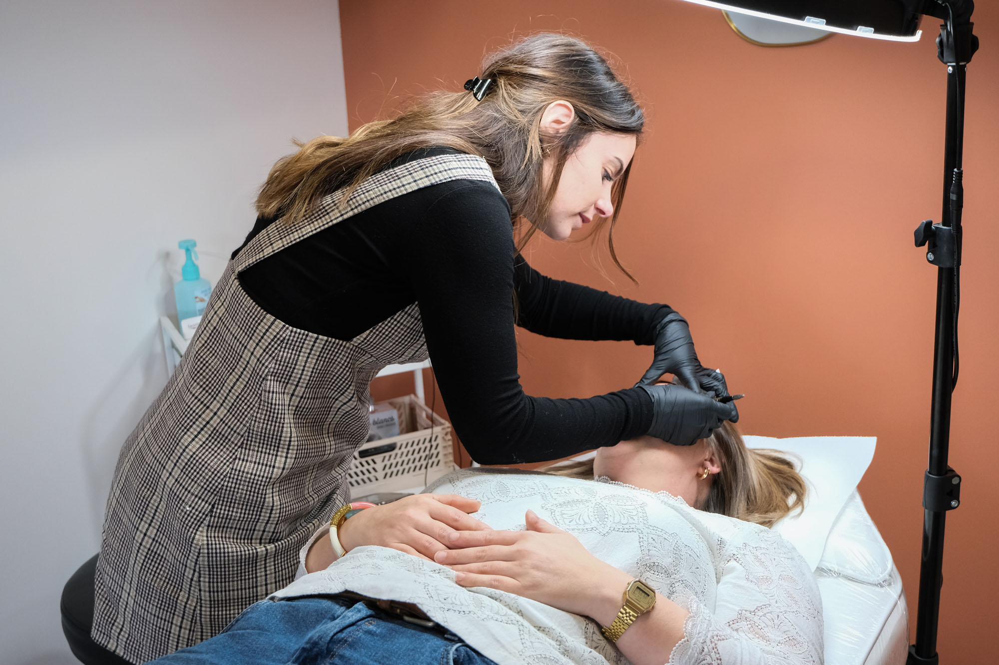 Restructuration et épilation des sourcils