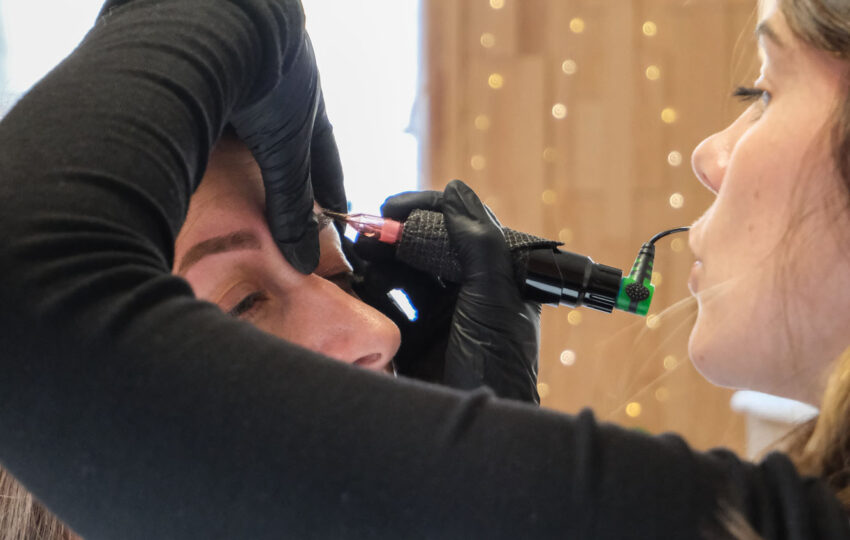 Maquillage permanent sourcils
