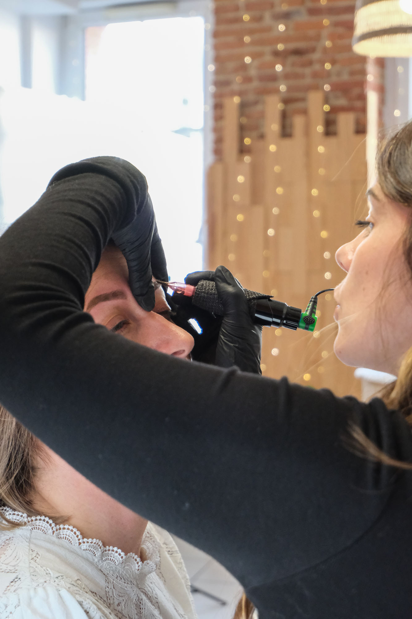 Maquillage permanent sourcils